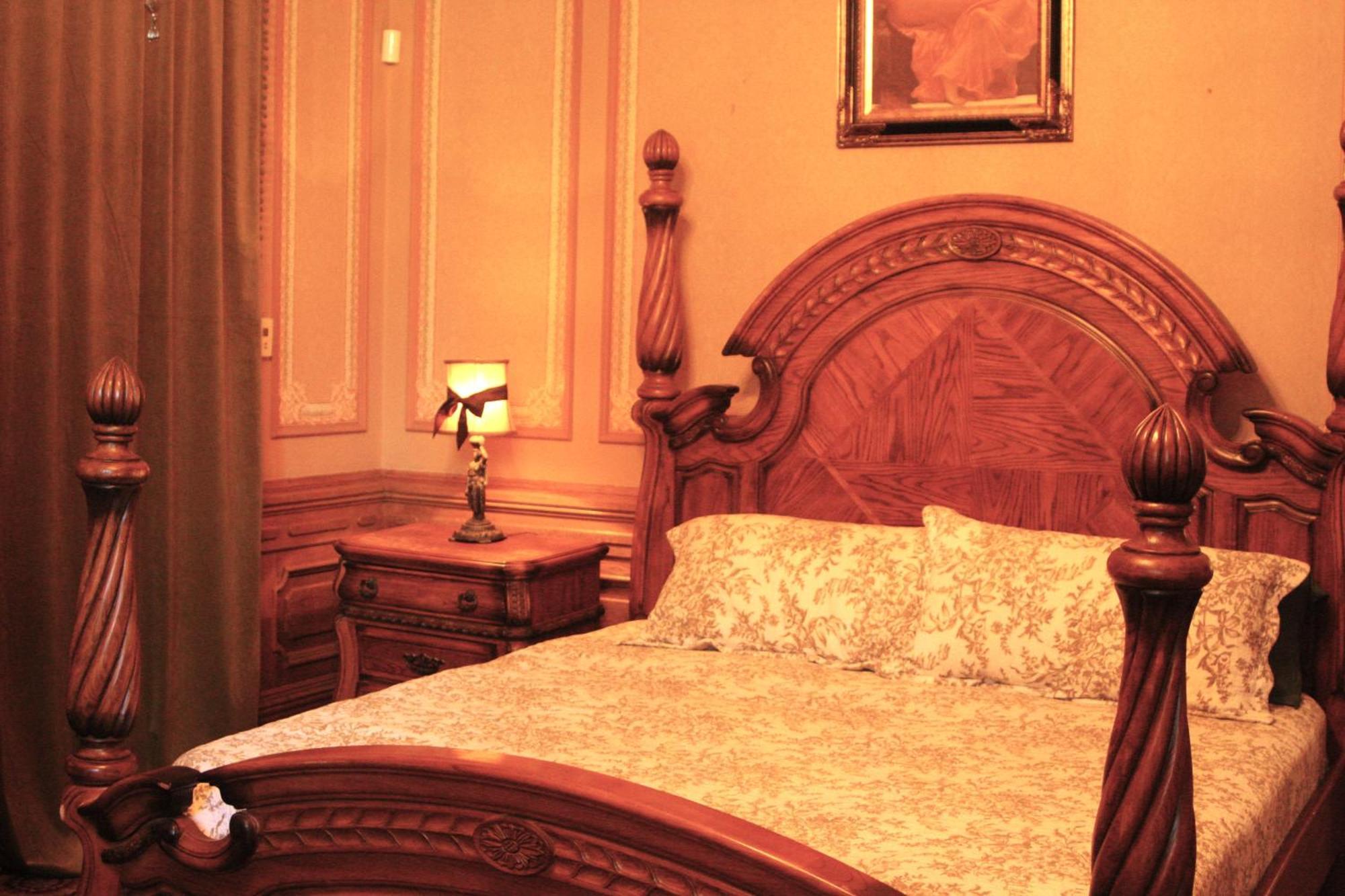 كالامازو Henderson Castle Inn الغرفة الصورة