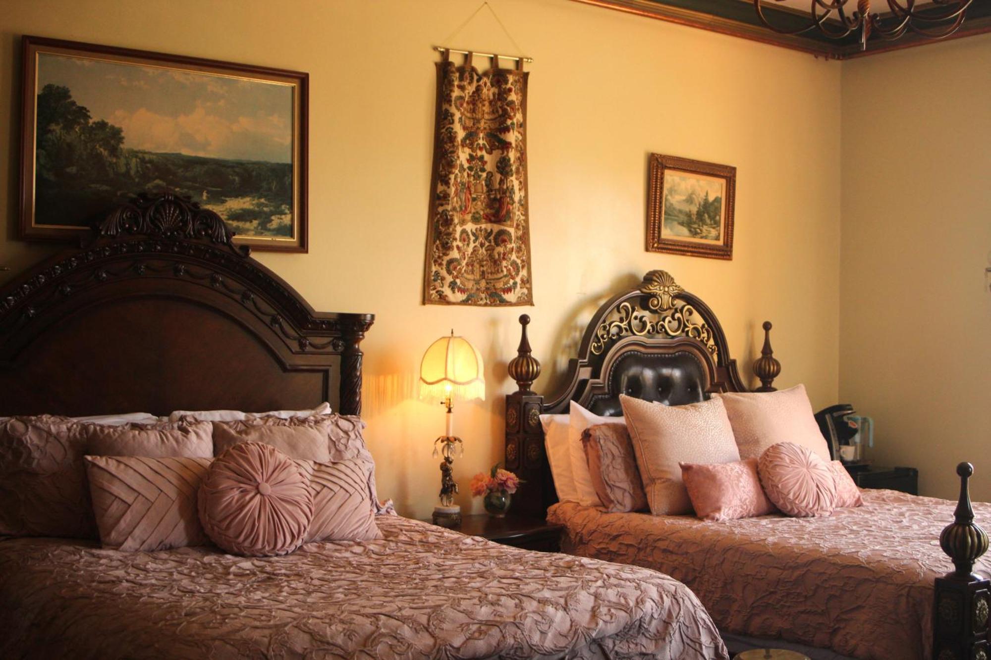 كالامازو Henderson Castle Inn الغرفة الصورة