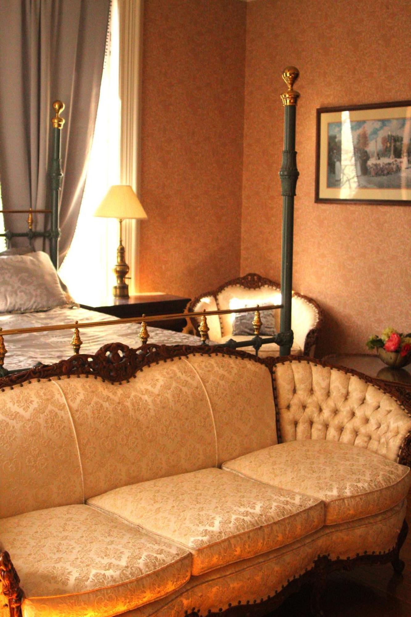كالامازو Henderson Castle Inn الغرفة الصورة