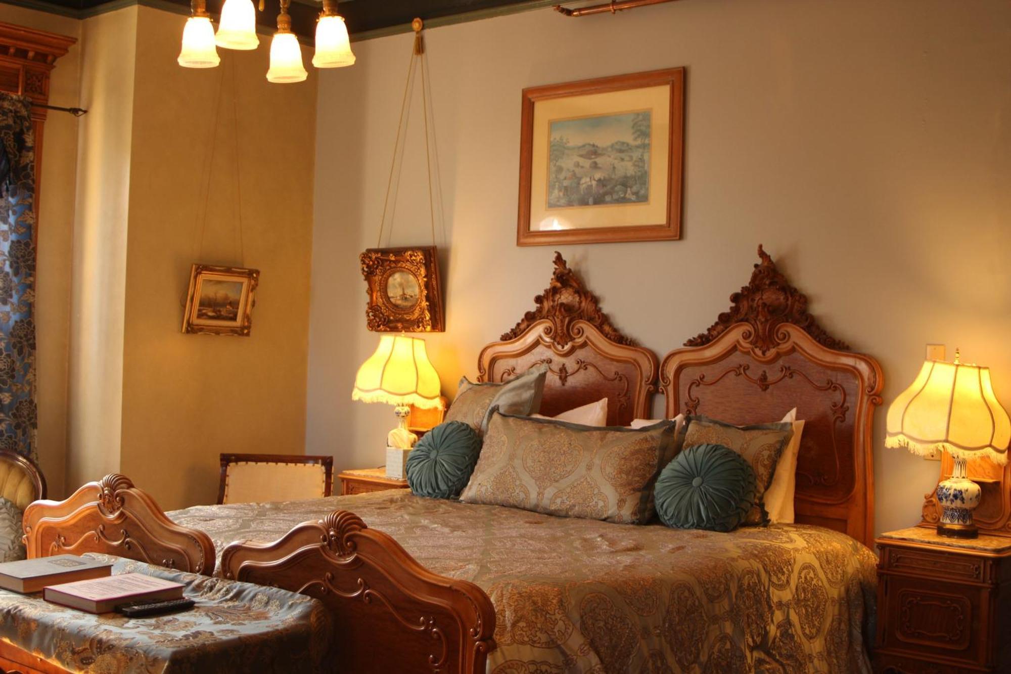 كالامازو Henderson Castle Inn الغرفة الصورة