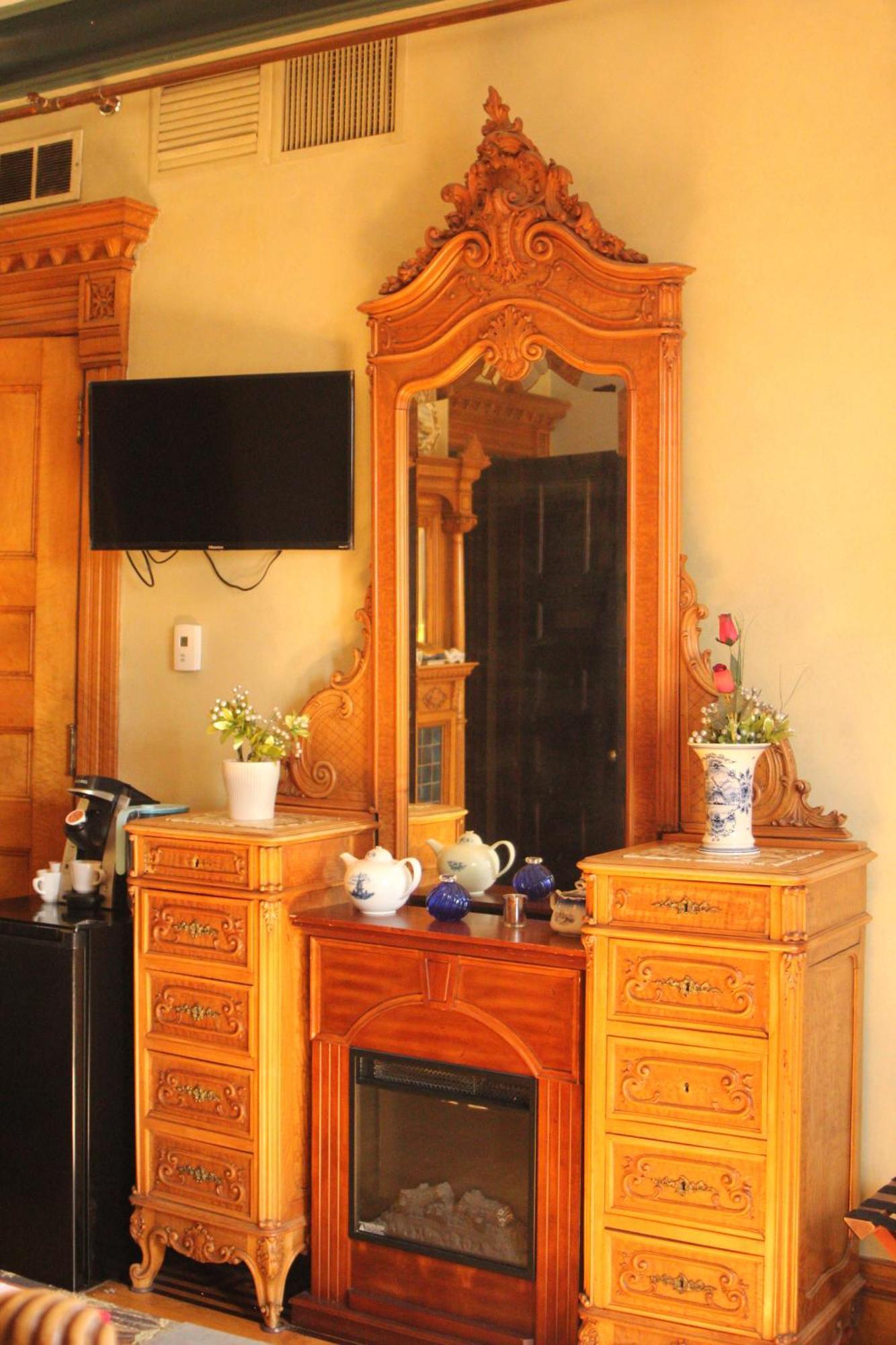 كالامازو Henderson Castle Inn الغرفة الصورة