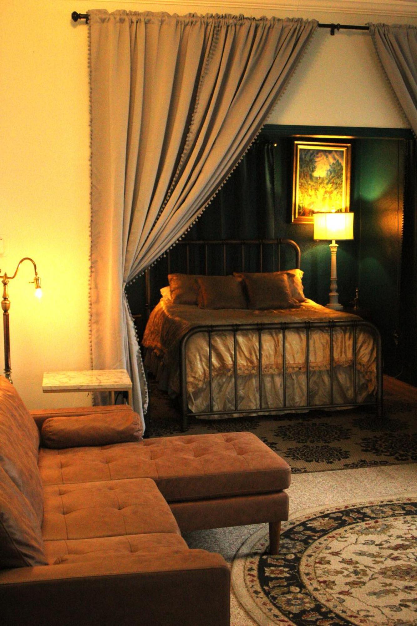 كالامازو Henderson Castle Inn الغرفة الصورة