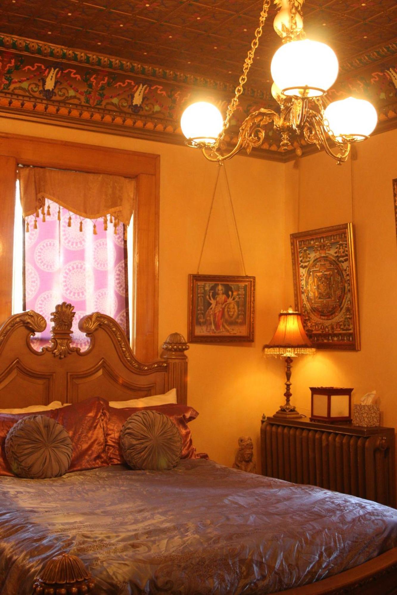 كالامازو Henderson Castle Inn الغرفة الصورة